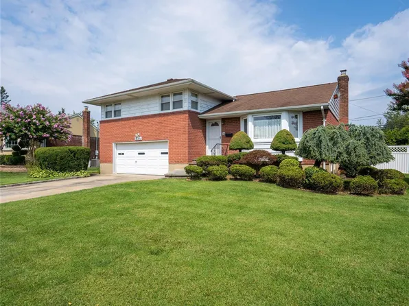 12 Ingram Drive, Hicksville, NY 11801