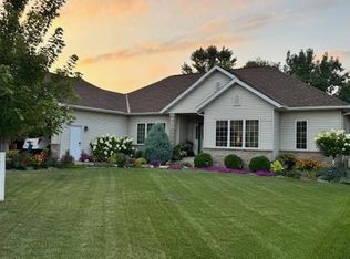 607 9th St NW, Byron, MN 55920