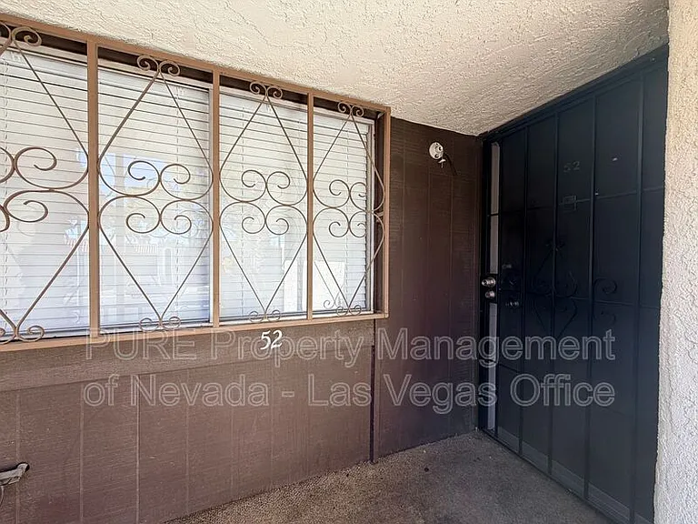 1405 Vegas Valley Dr #52-bldg 7 — Photo 2