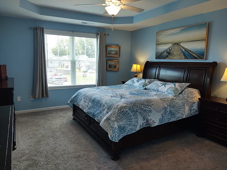 1404 Kinsley Ct NE — Photo 17