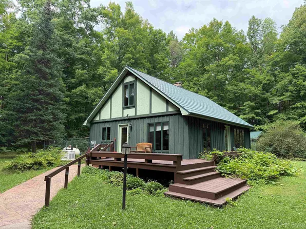 W7230 Marquis Rd, Amberg, WI 54102