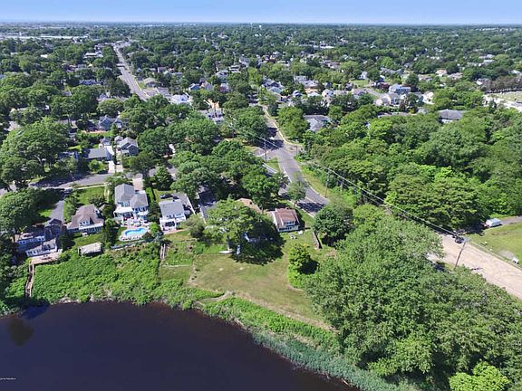 3rd image of 639 Beacon Blvd