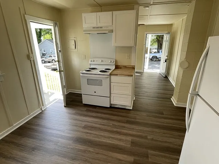 663 Coleman St — Photo 7