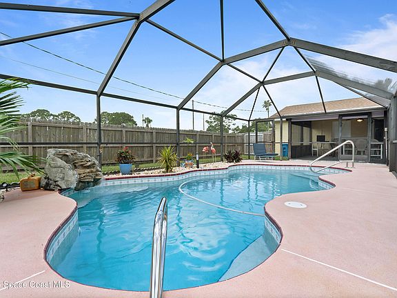 2nd image of 1335 San Filippo Dr SE
