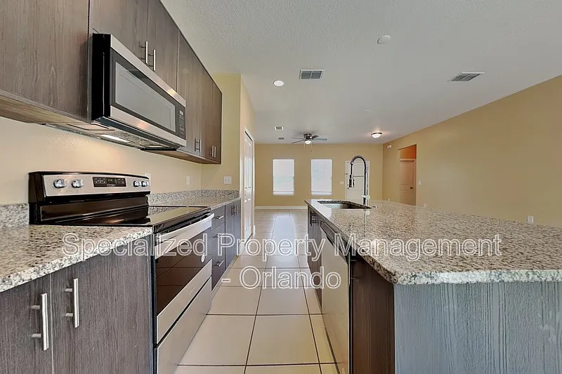 4 bed, 2.0 bath, 1580 sqft, $1,750 — Photo 2