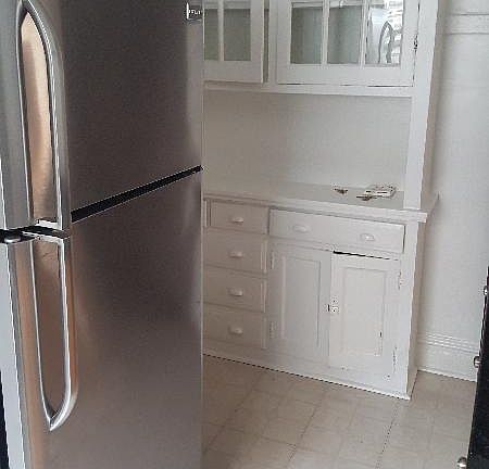3rd image of 4516 N Wolcott Ave APT 1B