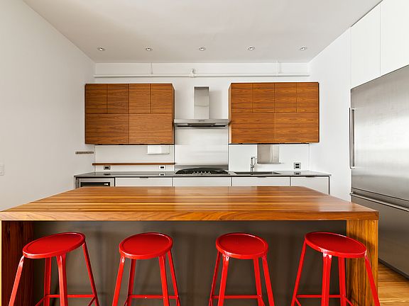 4th image of 117 W 17th St APT 3A