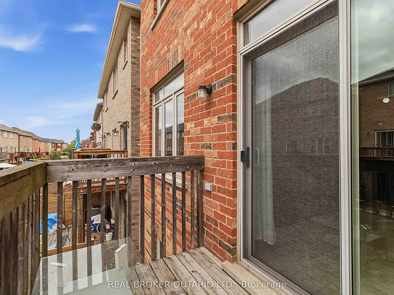 27 McCartney St #MAIN — Photo 34