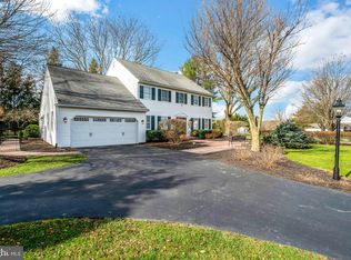 111 Ridgeview Ln, Doylestown, PA 18901