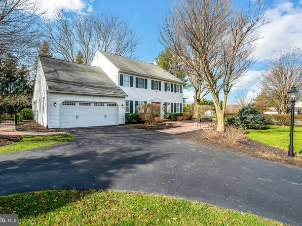 111 Ridge View Ln, Doylestown, PA 18901