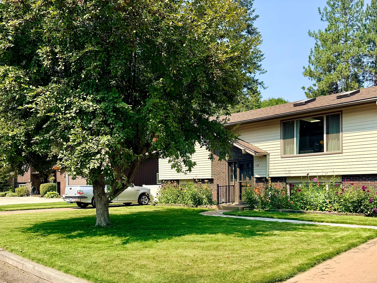 4 bed, 1979 sqft, $3,400 — Photo 1