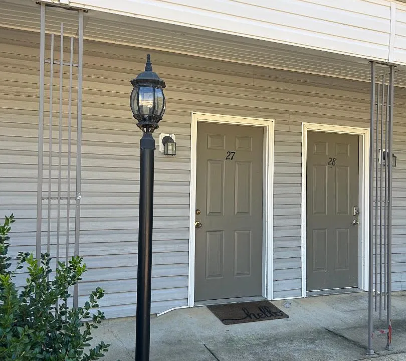1257 Louisville St #27