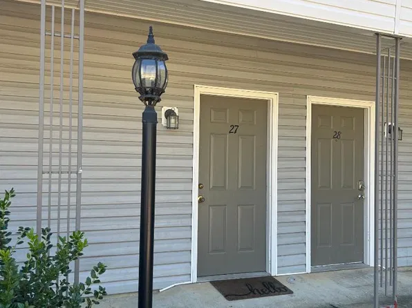 1257 Louisville St APT 27, Starkville, MS 39759