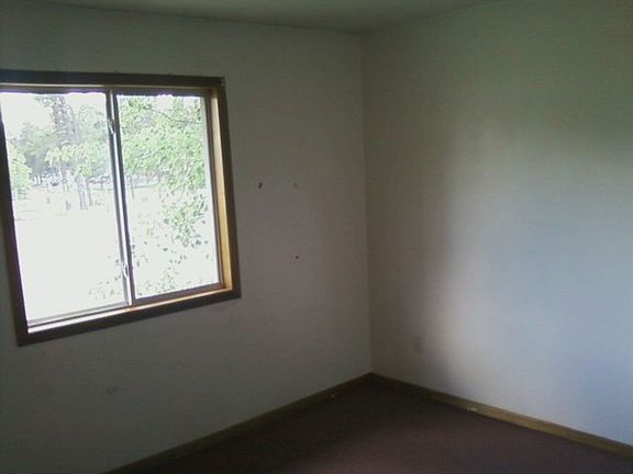 4th image of 823 Doberman Ct SE #303