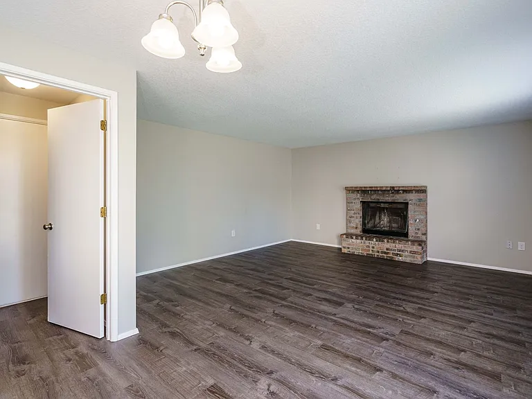 12410 NE 101st St — Photo 11