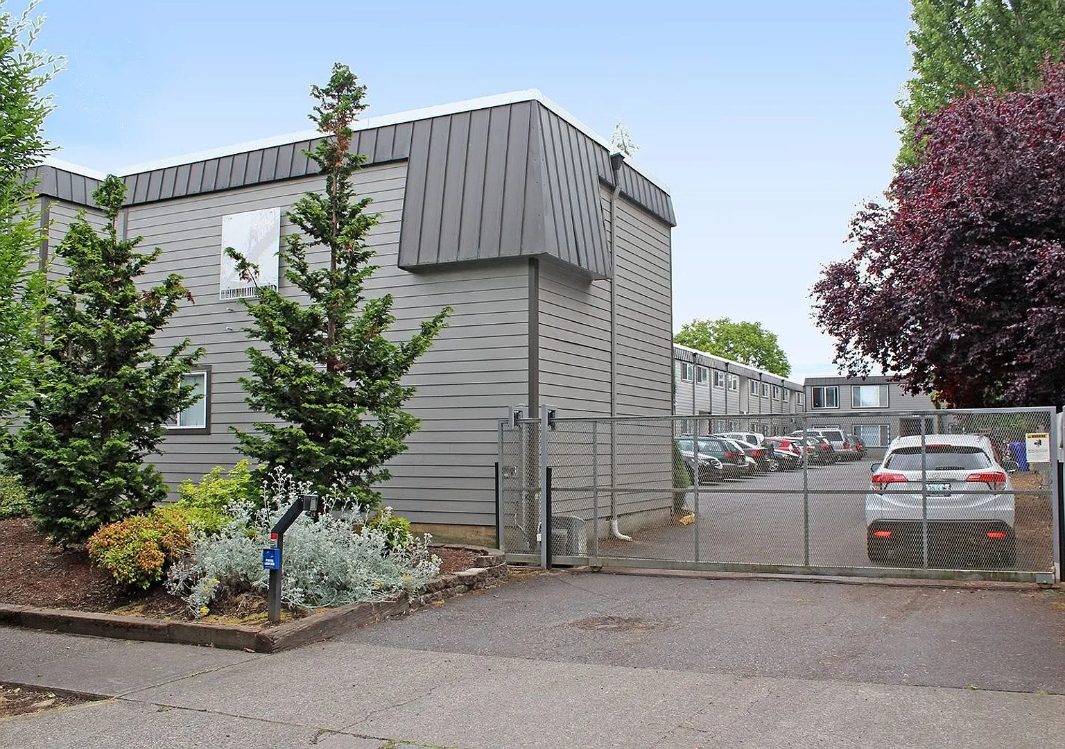 9222 N Lombard St — Photo 4