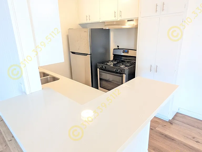 1517 Beloit Ave #8 — Photo 8