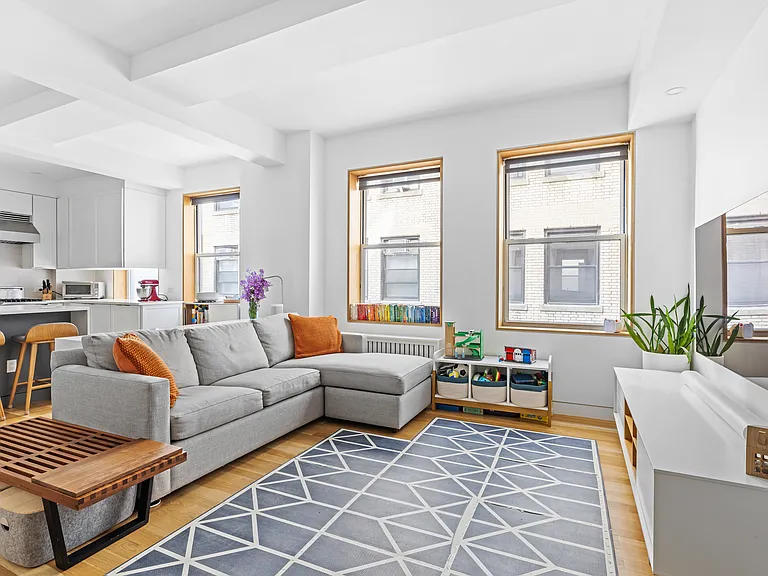 240 W 98th St #8D — Photo 3