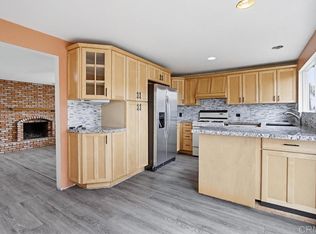8549 De Vos Dr, Santee, CA 92071