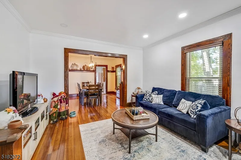 4 bed, 1.0 bath, $3,200 — Photo 4