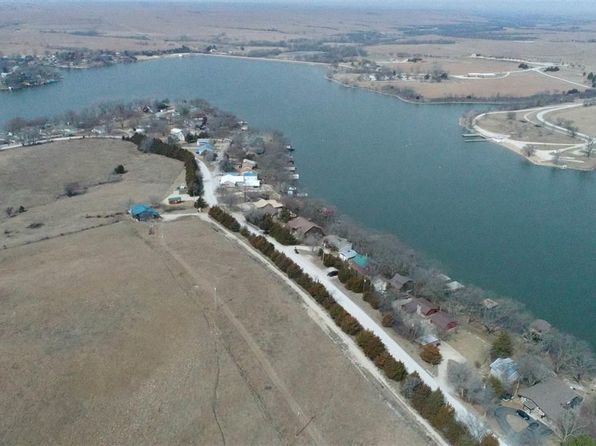 Lake Wabaunsee 66401 Real Estate 2 Homes For Sale Zillow