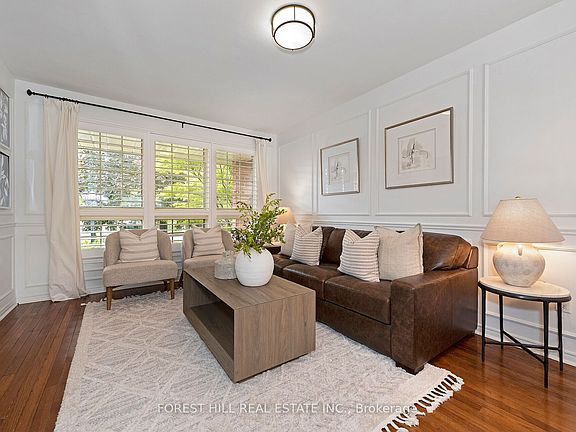 5th image of 256 Randall Cres