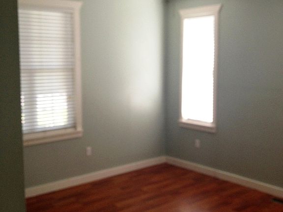 4th image of 9 S Broadway St