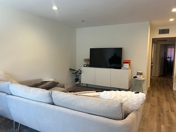 3rd image of 1551 S Sherbourne Dr APT 101