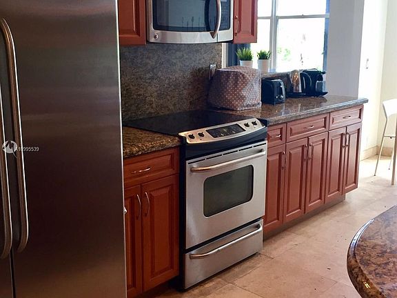 5th image of 1121 Crandon Blvd APT D201