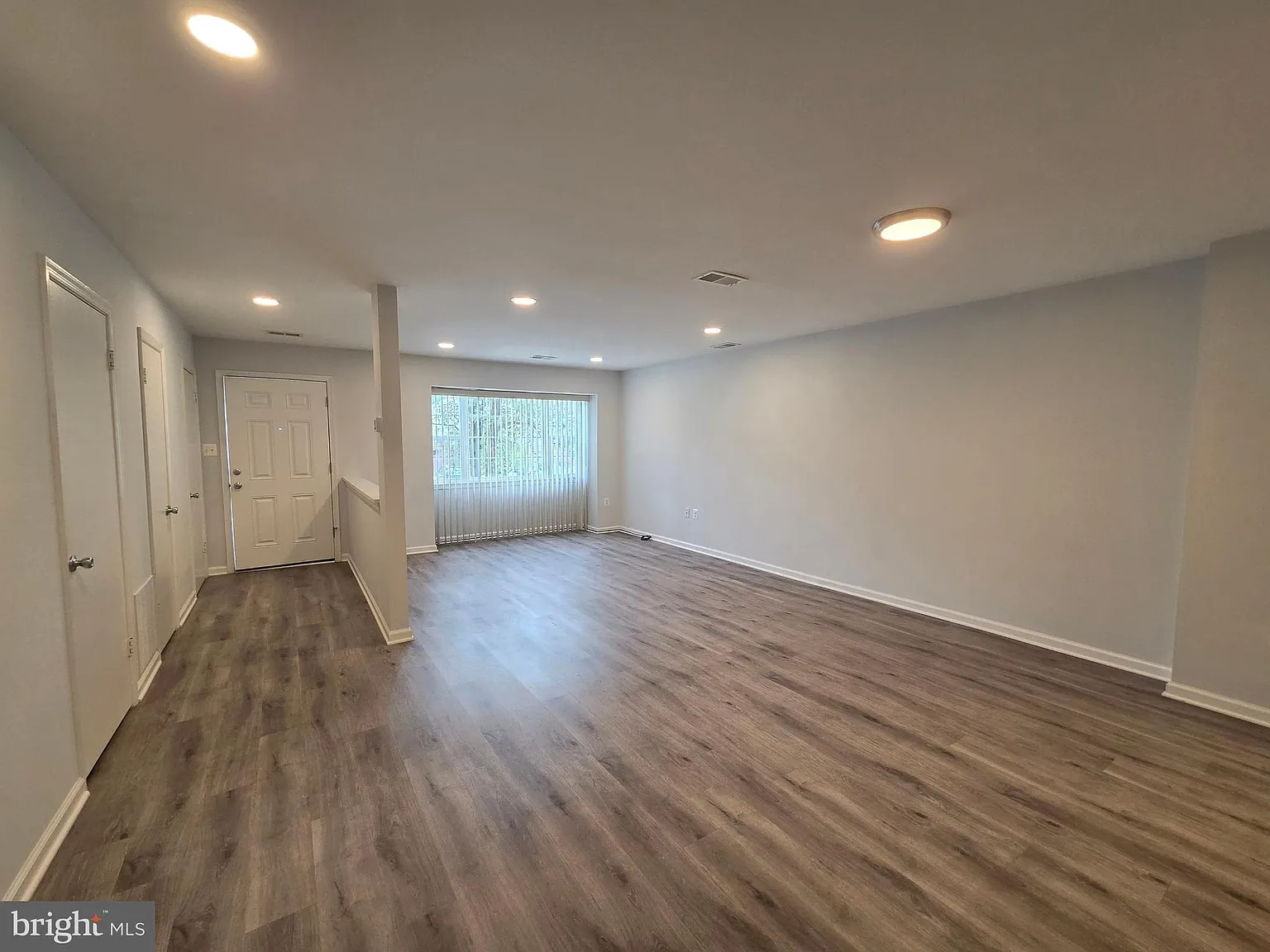 3 bed, 2.5 bath, 1396 sqft, $2,590 — Photo 3