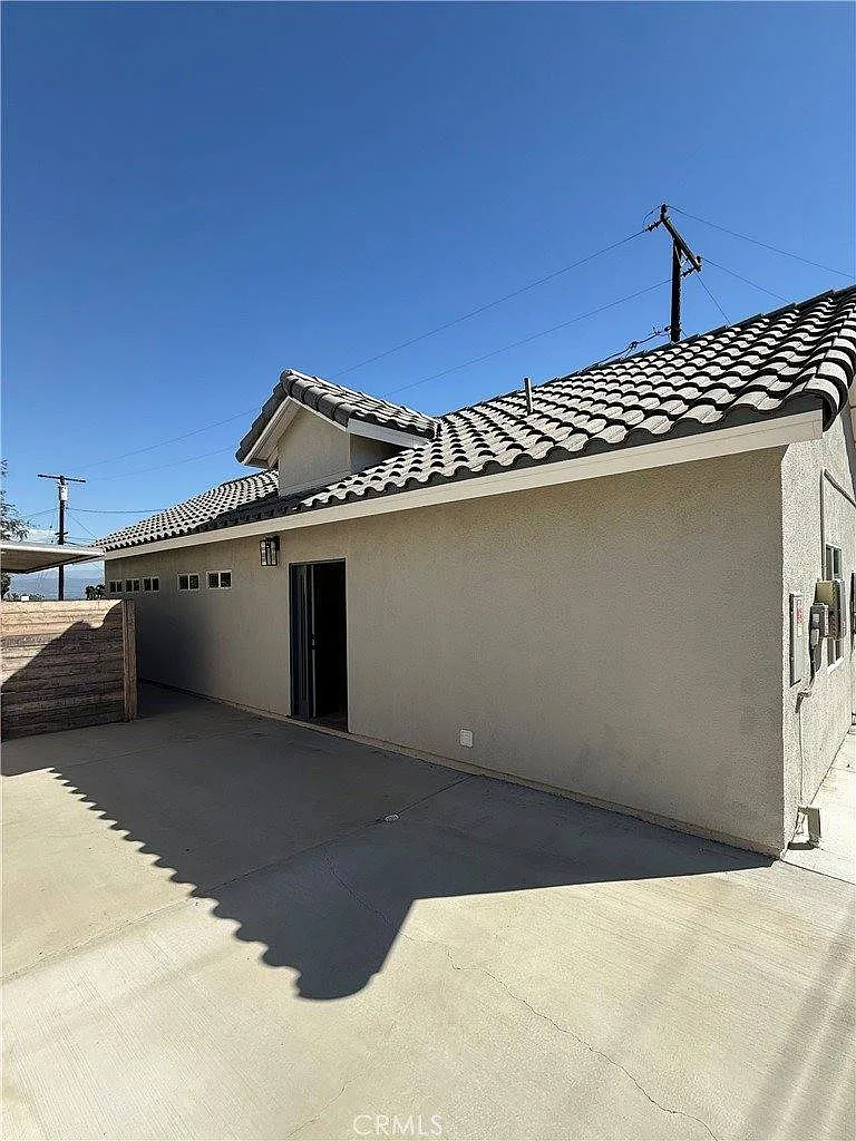 2 bed, 850 sqft, $2,600 — Photo 2