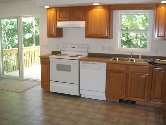 Kitchen w/Sliders to Deck