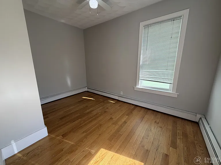 33 Portsmouth St #4R — Photo 15