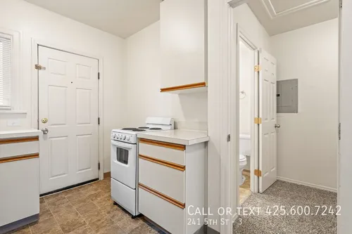 241 5th St #3 Photo 1