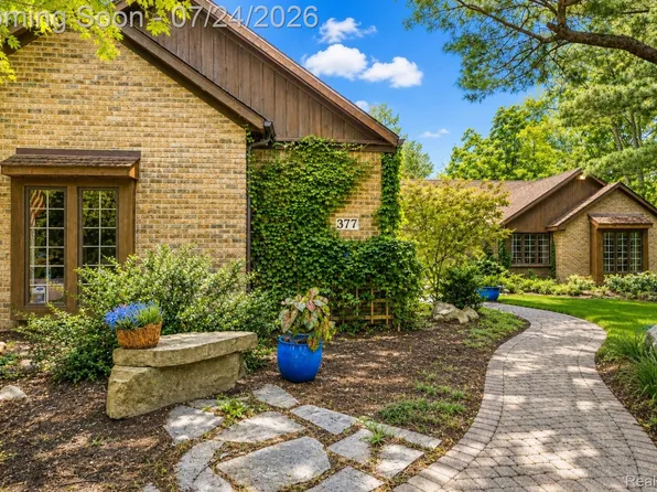 377 Ridgemont Rd, Oxford, MI 48370