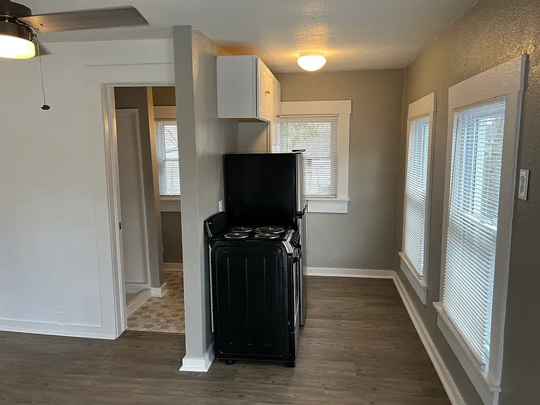 312 W Center St — Photo 5