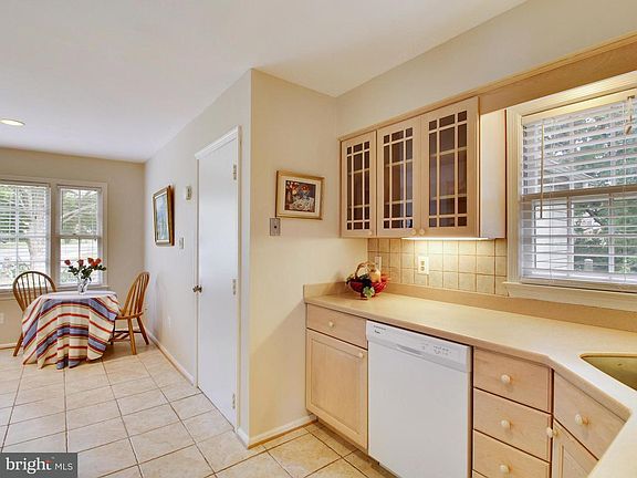 3rd image of 11616 Bedfordshire Ave