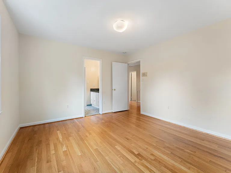 4th bedroom holds king or queen-sized bed