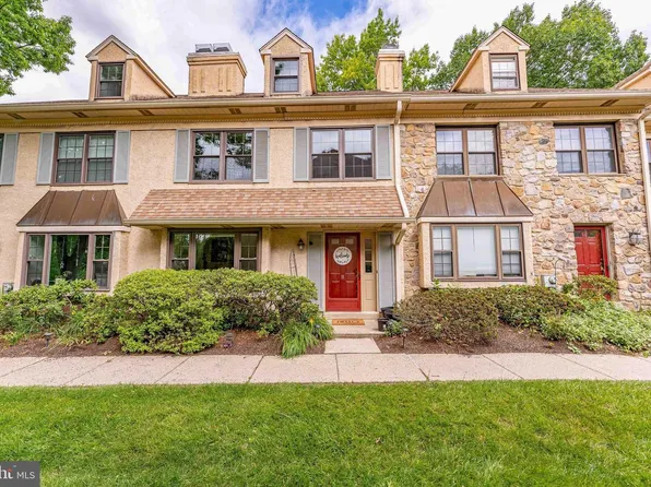 11 Chateau Cir, Chesterbrook, PA 19087