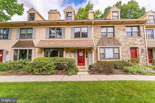 11 Chateau Cir Photo 1