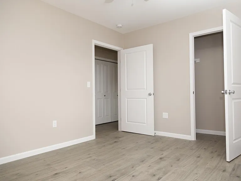 412 W Maple St — Photo 7