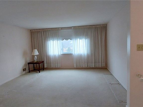 3rd image of 782 Dichicco Dr