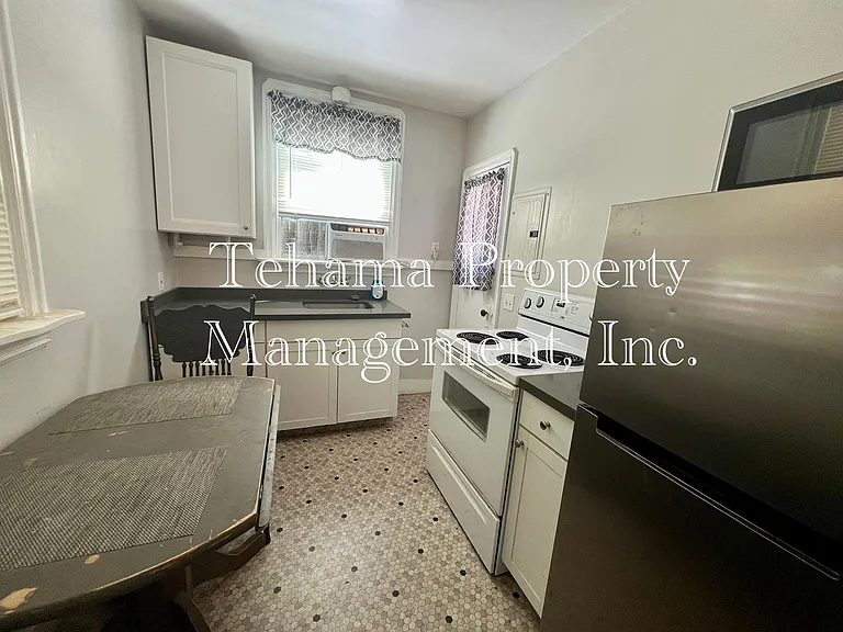 1051 Washington St — Photo 17