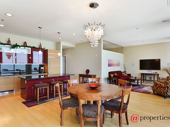 Living Room / Dining Room