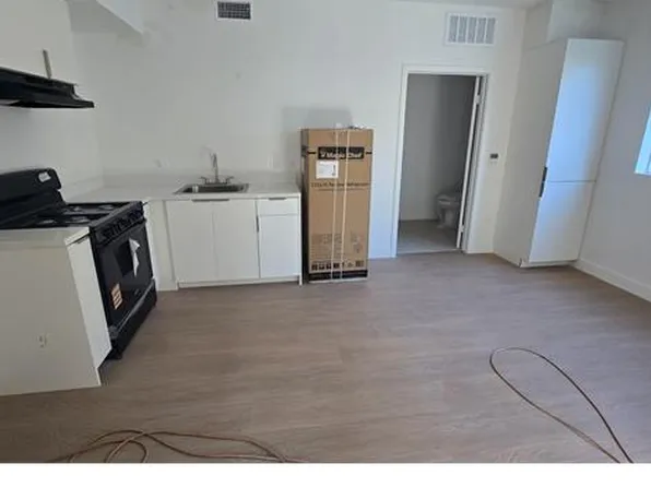 1009 E 29th St, Los Angeles, CA