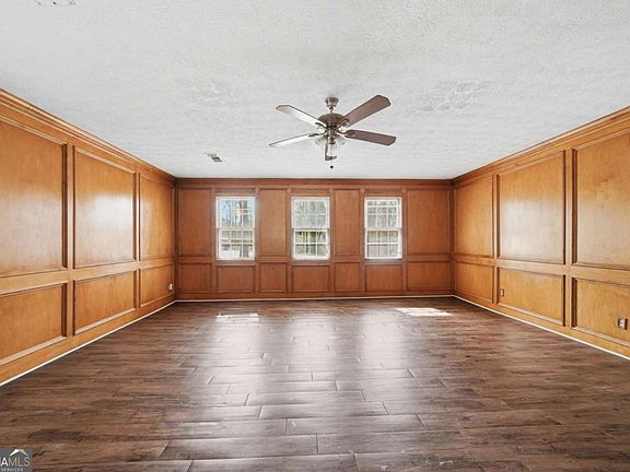 4th image of 2937 Pebble Ln