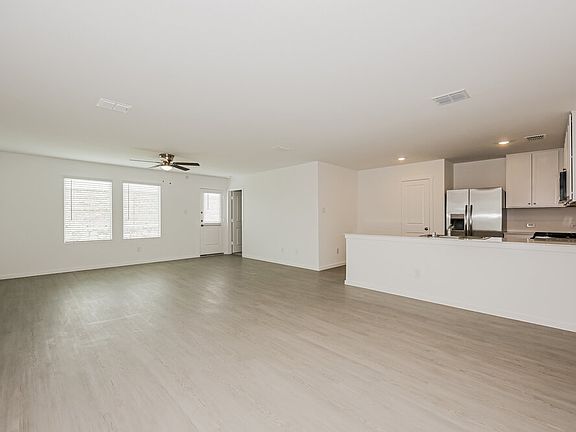 5th image of 10704 Gun Barrel St