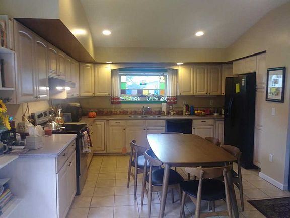 3rd image of 1 Otsdawa Ave
