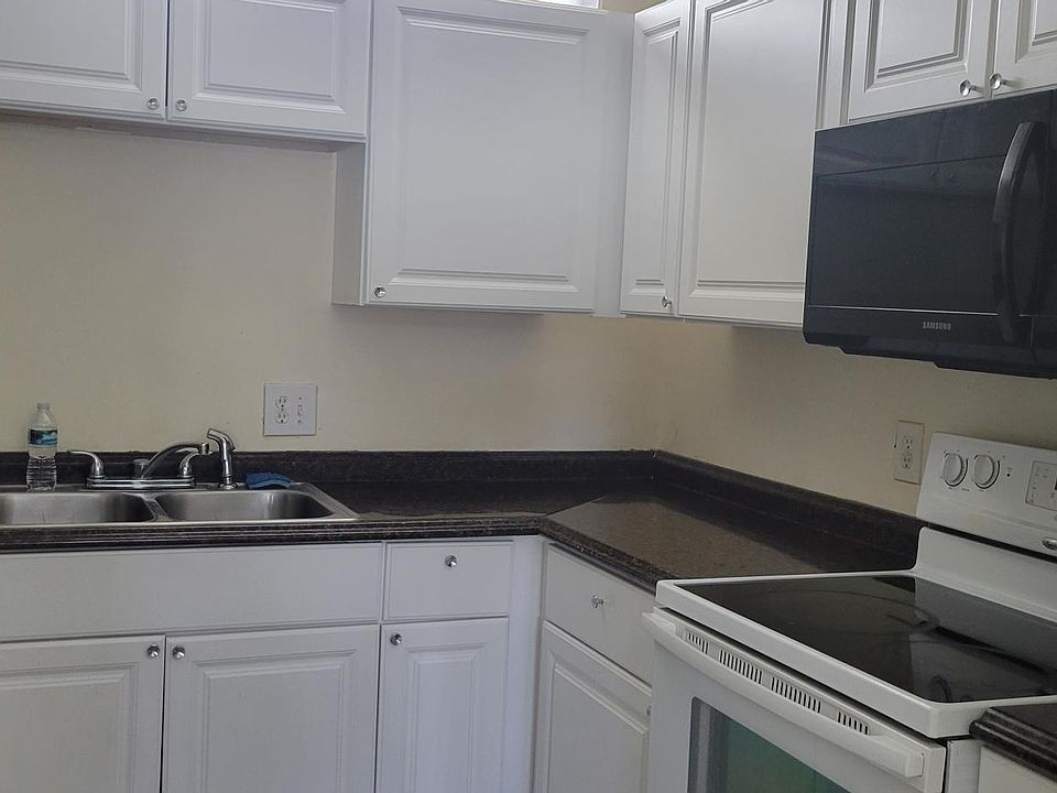 1st image of 527 Shady Pine Way APT A2