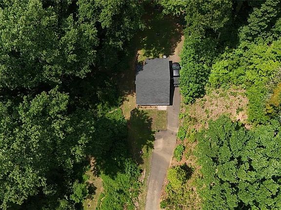 3rd image of 2043 Old Grandview Rd